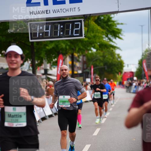 20.09.2026 - PSD Bank Halbmarathon LAZAROV Photography http://msf.ph/oto/10505018 20.09.2026 11:41:12 Ziel 1128, 1394, 2829, 2842, 4000, 4482, 4681 meine-sportfotos.de