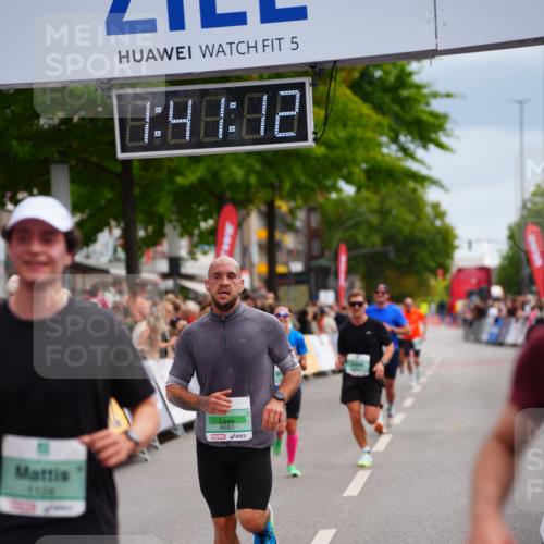 20.09.2026 - PSD Bank Halbmarathon LAZAROV Photography http://msf.ph/oto/10505021 20.09.2026 11:41:12 Ziel 1128, 1394, 2829, 2842, 4000, 4482, 4681 meine-sportfotos.de
