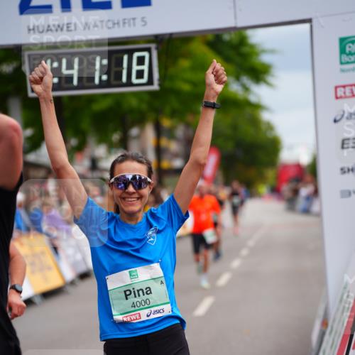 20.09.2026 - PSD Bank Halbmarathon LAZAROV Photography http://msf.ph/oto/10505042 20.09.2026 11:41:18 Ziel 1128, 1394, 1953, 2842, 4000, 4418, 4681 meine-sportfotos.de