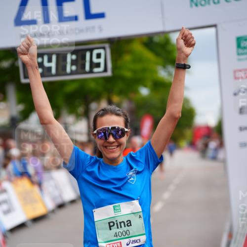 20.09.2026 - PSD Bank Halbmarathon LAZAROV Photography http://msf.ph/oto/10505056 20.09.2026 11:41:19 Ziel 1953, 2842, 4000, 4418, 4681 meine-sportfotos.de