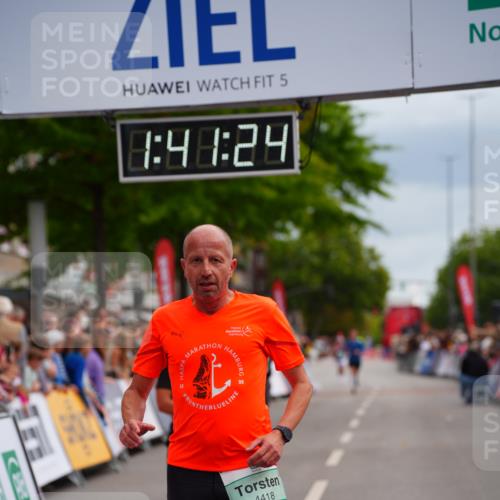 20.09.2026 - PSD Bank Halbmarathon LAZAROV Photography http://msf.ph/oto/10505074 20.09.2026 11:41:23 Ziel 1181, 1953, 2196, 2842, 4000, 4418 meine-sportfotos.de