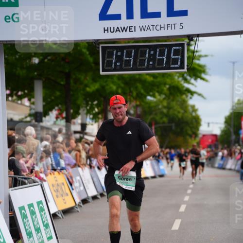 20.09.2026 - PSD Bank Halbmarathon LAZAROV Photography http://msf.ph/oto/10505165 20.09.2026 11:41:44 Ziel 3743, 4012 meine-sportfotos.de