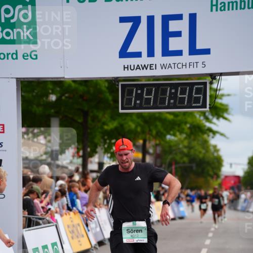 20.09.2026 - PSD Bank Halbmarathon LAZAROV Photography http://msf.ph/oto/10505170 20.09.2026 11:41:44 Ziel 3743, 4012 meine-sportfotos.de