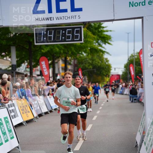 20.09.2026 - PSD Bank Halbmarathon LAZAROV Photography http://msf.ph/oto/10505216 20.09.2026 11:41:55 Ziel 1583, 1803, 2069, 4353 meine-sportfotos.de
