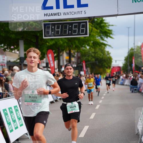 20.09.2026 - PSD Bank Halbmarathon LAZAROV Photography http://msf.ph/oto/10505231 20.09.2026 11:41:56 Ziel 1583, 1803, 2069, 4353 meine-sportfotos.de