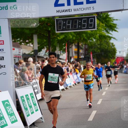 20.09.2026 - PSD Bank Halbmarathon LAZAROV Photography http://msf.ph/oto/10505266 20.09.2026 11:41:59 Ziel 1583, 1803, 1852, 2069, 4353 meine-sportfotos.de