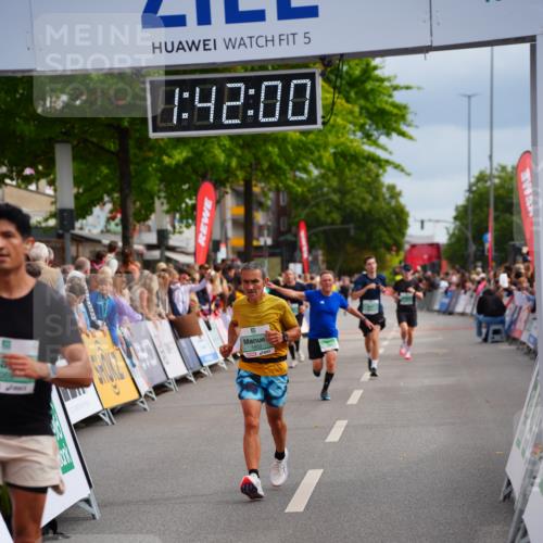 20.09.2026 - PSD Bank Halbmarathon LAZAROV Photography http://msf.ph/oto/10505272 20.09.2026 11:42:00 Ziel 1583, 1803, 1852, 2069, 4353, 4654 meine-sportfotos.de
