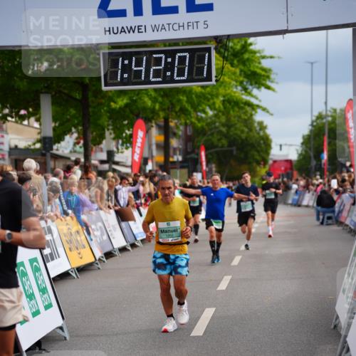 20.09.2026 - PSD Bank Halbmarathon LAZAROV Photography http://msf.ph/oto/10505276 20.09.2026 11:42:00 Ziel 1583, 1803, 1852, 2069, 4353, 4654 meine-sportfotos.de