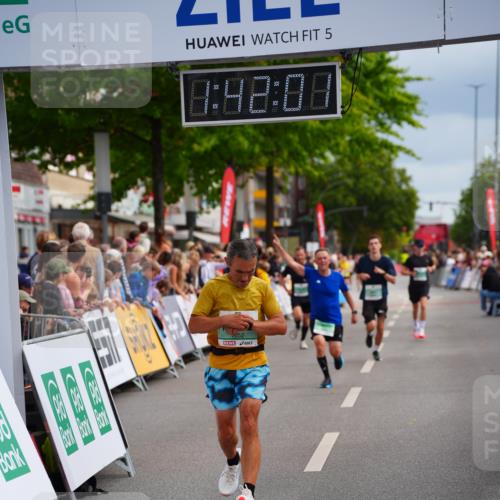20.09.2026 - PSD Bank Halbmarathon LAZAROV Photography http://msf.ph/oto/10505291 20.09.2026 11:42:01 Ziel 1803, 1852, 2069, 3608, 4353, 4654 meine-sportfotos.de