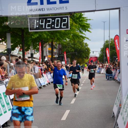 20.09.2026 - PSD Bank Halbmarathon LAZAROV Photography http://msf.ph/oto/10505300 20.09.2026 11:42:02 Ziel 1803, 1852, 2069, 2267, 3608, 4353, 4654 meine-sportfotos.de