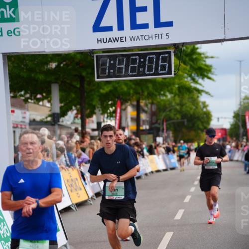20.09.2026 - PSD Bank Halbmarathon LAZAROV Photography http://msf.ph/oto/10505325 20.09.2026 11:42:05 Ziel 1852, 2069, 2267, 2981, 3608, 4654 meine-sportfotos.de