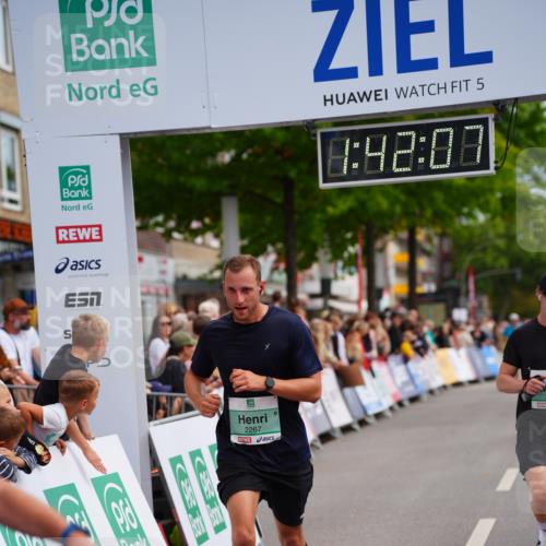 20.09.2026 - PSD Bank Halbmarathon LAZAROV Photography http://msf.ph/oto/10505339 20.09.2026 11:42:07 Ziel 1852, 2069, 2267, 2981, 3608, 4654 meine-sportfotos.de