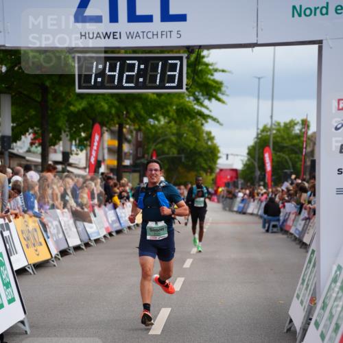 20.09.2026 - PSD Bank Halbmarathon LAZAROV Photography http://msf.ph/oto/10505360 20.09.2026 11:42:12 Ziel 2179, 2267, 2981, 3608, 4654 meine-sportfotos.de