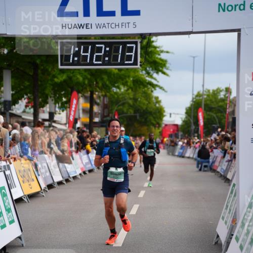 20.09.2026 - PSD Bank Halbmarathon LAZAROV Photography http://msf.ph/oto/10505365 20.09.2026 11:42:12 Ziel 2179, 2267, 2981, 3608, 4654 meine-sportfotos.de