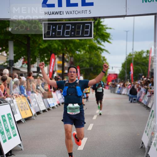 20.09.2026 - PSD Bank Halbmarathon LAZAROV Photography http://msf.ph/oto/10505381 20.09.2026 11:42:13 Ziel 1188, 2179, 2267, 2981, 3608 meine-sportfotos.de