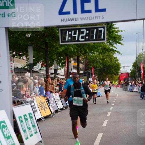 20.09.2026 - PSD Bank Halbmarathon LAZAROV Photography http://msf.ph/oto/10505416 20.09.2026 11:42:16 Ziel 1188, 1879, 2179, 2633 meine-sportfotos.de