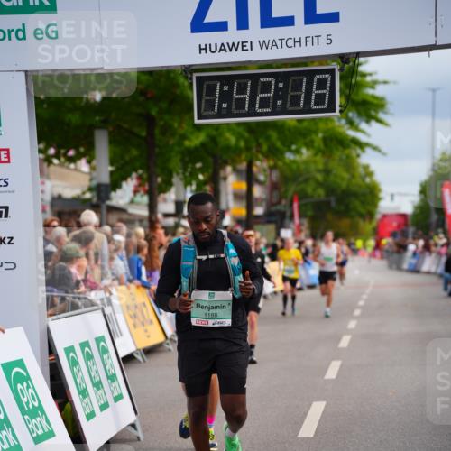 20.09.2026 - PSD Bank Halbmarathon LAZAROV Photography http://msf.ph/oto/10505430 20.09.2026 11:42:17 Ziel 1188, 1879, 2179, 2633 meine-sportfotos.de