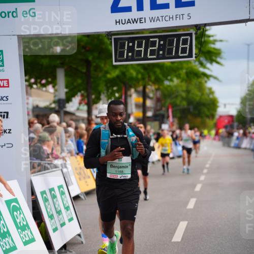 20.09.2026 - PSD Bank Halbmarathon LAZAROV Photography http://msf.ph/oto/10505436 20.09.2026 11:42:17 Ziel 1188, 1879, 2179, 2633 meine-sportfotos.de