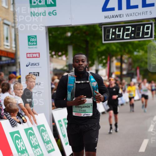 20.09.2026 - PSD Bank Halbmarathon LAZAROV Photography http://msf.ph/oto/10505445 20.09.2026 11:42:18 Ziel 1188, 1879, 2179, 2633 meine-sportfotos.de