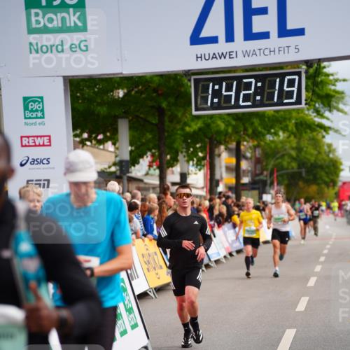 20.09.2026 - PSD Bank Halbmarathon LAZAROV Photography http://msf.ph/oto/10505453 20.09.2026 11:42:19 Ziel 1188, 1879, 2179, 2256, 2633, 4653 meine-sportfotos.de