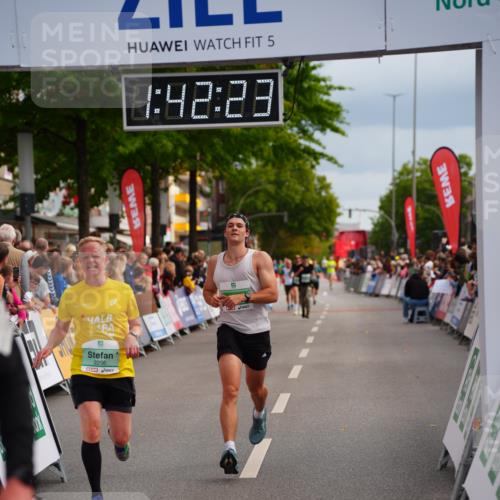 20.09.2026 - PSD Bank Halbmarathon LAZAROV Photography http://msf.ph/oto/10505469 20.09.2026 11:42:23 Ziel 1188, 1879, 2256, 2633, 4653 meine-sportfotos.de