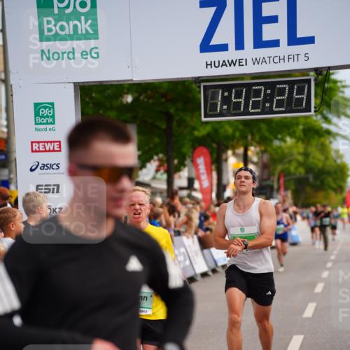 20.09.2026 - PSD Bank Halbmarathon LAZAROV Photography http://msf.ph/oto/10505478 20.09.2026 11:42:23 Ziel 1188, 1879, 2256, 2633, 4653 meine-sportfotos.de