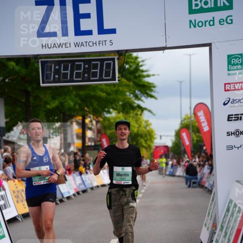 20.09.2026 - PSD Bank Halbmarathon LAZAROV Photography http://msf.ph/oto/10505501 20.09.2026 11:42:29 Ziel 1591, 2256, 4620, 4653 meine-sportfotos.de
