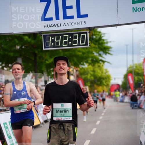 20.09.2026 - PSD Bank Halbmarathon LAZAROV Photography http://msf.ph/oto/10505521 20.09.2026 11:42:30 Ziel 1591, 2256, 4620, 4653 meine-sportfotos.de