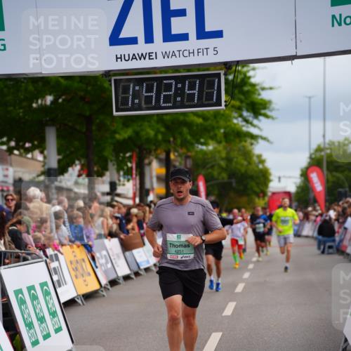 20.09.2026 - PSD Bank Halbmarathon LAZAROV Photography http://msf.ph/oto/10505586 20.09.2026 11:42:41 Ziel 1336, 2781, 4251, 4288, 4760 meine-sportfotos.de