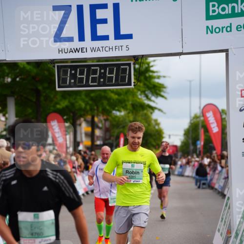 20.09.2026 - PSD Bank Halbmarathon LAZAROV Photography http://msf.ph/oto/10505621 20.09.2026 11:42:46 Ziel 1258, 1888, 2781, 3892, 4251, 4288, 4385, 4760 meine-sportfotos.de