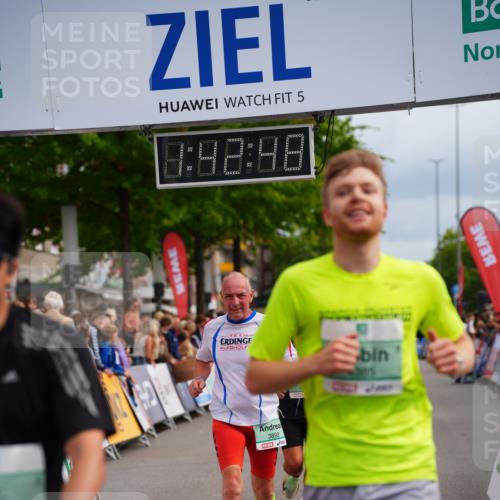 20.09.2026 - PSD Bank Halbmarathon LAZAROV Photography http://msf.ph/oto/10505640 20.09.2026 11:42:48 Ziel 1258, 1888, 2241, 3892, 4251, 4385, 4634, 4760 meine-sportfotos.de