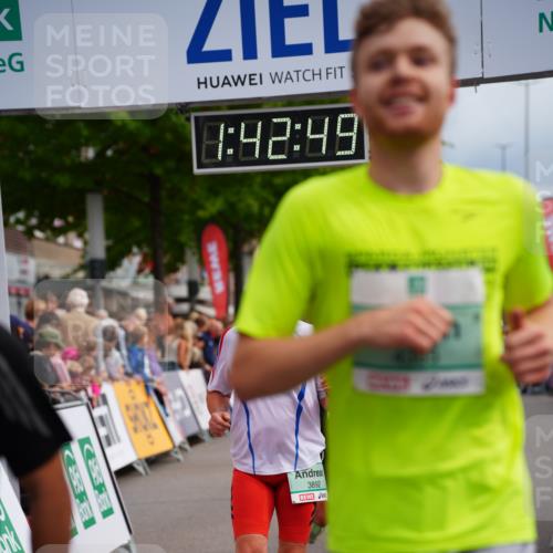 20.09.2026 - PSD Bank Halbmarathon LAZAROV Photography http://msf.ph/oto/10505653 20.09.2026 11:42:49 Ziel 1258, 1888, 2241, 3892, 4251, 4385, 4634, 4760 meine-sportfotos.de