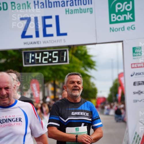 20.09.2026 - PSD Bank Halbmarathon LAZAROV Photography http://msf.ph/oto/10505670 20.09.2026 11:42:51 Ziel 1258, 1888, 2241, 3892, 4008, 4294, 4385, 4634, 4760 meine-sportfotos.de