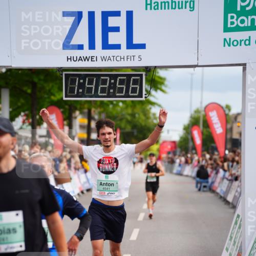 20.09.2026 - PSD Bank Halbmarathon LAZAROV Photography http://msf.ph/oto/10505703 20.09.2026 11:42:56 Ziel 1156, 1258, 1888, 2241, 3892, 4008, 4294, 4541, 4634 meine-sportfotos.de