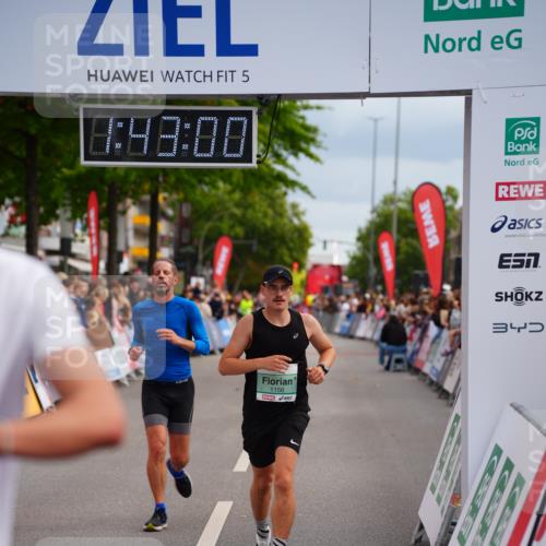 20.09.2026 - PSD Bank Halbmarathon LAZAROV Photography http://msf.ph/oto/10505719 20.09.2026 11:42:59 Ziel 1156, 1960, 2241, 4008, 4294, 4541, 4634 meine-sportfotos.de