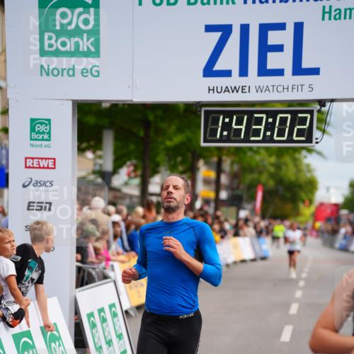20.09.2026 - PSD Bank Halbmarathon LAZAROV Photography http://msf.ph/oto/10505732 20.09.2026 11:43:01 Ziel 1156, 1960, 4008, 4294, 4541 meine-sportfotos.de