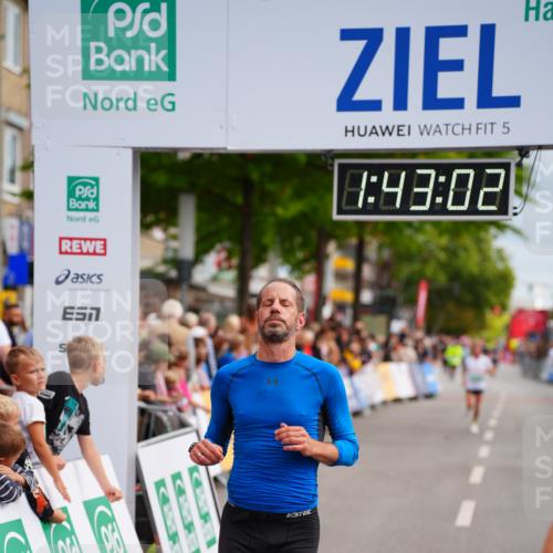 20.09.2026 - PSD Bank Halbmarathon LAZAROV Photography http://msf.ph/oto/10505737 20.09.2026 11:43:02 Ziel 1156, 1960, 4008, 4294, 4541 meine-sportfotos.de