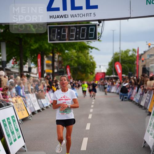 20.09.2026 - PSD Bank Halbmarathon LAZAROV Photography http://msf.ph/oto/10505766 20.09.2026 11:43:09 Ziel 1960, 4788 meine-sportfotos.de