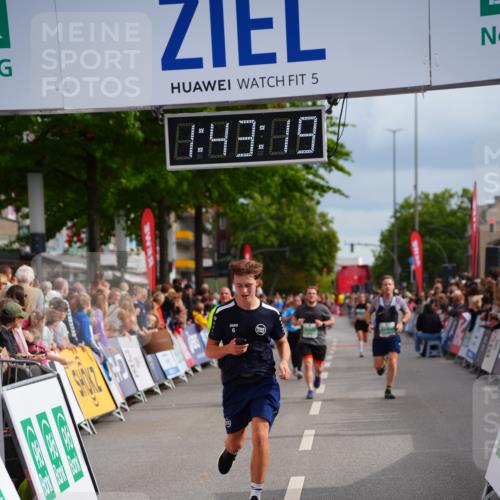 20.09.2026 - PSD Bank Halbmarathon LAZAROV Photography http://msf.ph/oto/10505787 20.09.2026 11:43:19 Ziel 1492, 4532 meine-sportfotos.de