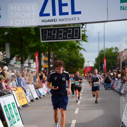 20.09.2026 - PSD Bank Halbmarathon LAZAROV Photography http://msf.ph/oto/10505804 20.09.2026 11:43:19 Ziel 1492, 4532 meine-sportfotos.de