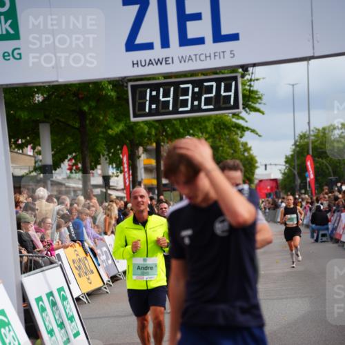 20.09.2026 - PSD Bank Halbmarathon LAZAROV Photography http://msf.ph/oto/10505837 20.09.2026 11:43:23 Ziel 1492, 2245, 2642, 2729, 3285, 4532 meine-sportfotos.de