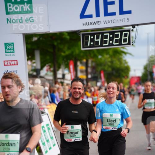 20.09.2026 - PSD Bank Halbmarathon LAZAROV Photography http://msf.ph/oto/10505865 20.09.2026 11:43:27 Ziel 1492, 2068, 2245, 2642, 2729, 3037, 3285, 4532 meine-sportfotos.de