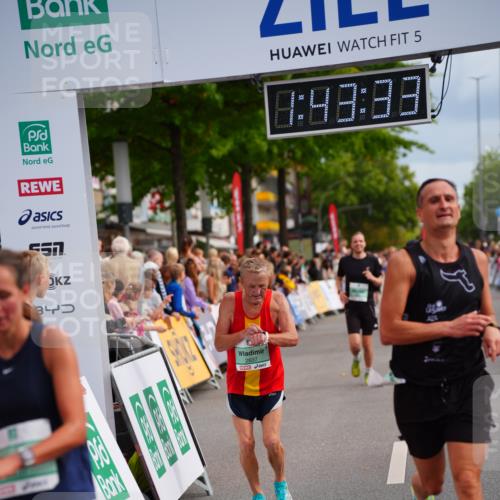 20.09.2026 - PSD Bank Halbmarathon LAZAROV Photography http://msf.ph/oto/10505924 20.09.2026 11:43:33 Ziel 1671, 2068, 2637, 2642, 2729, 3037, 3285, 4351, 4501 meine-sportfotos.de