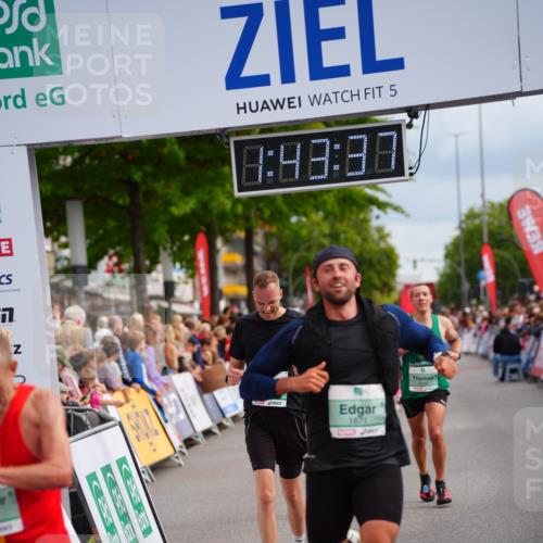 20.09.2026 - PSD Bank Halbmarathon LAZAROV Photography http://msf.ph/oto/10505946 20.09.2026 11:43:37 Ziel 1671, 2637, 3037, 4055, 4351, 4501 meine-sportfotos.de