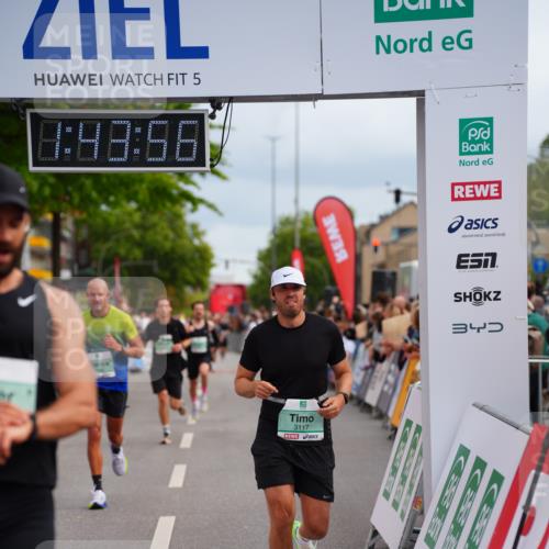 20.09.2026 - PSD Bank Halbmarathon LAZAROV Photography http://msf.ph/oto/10506049 20.09.2026 11:43:56 Ziel 1493, 1553, 2071, 2211, 2946, 3117, 3662, 4787 meine-sportfotos.de