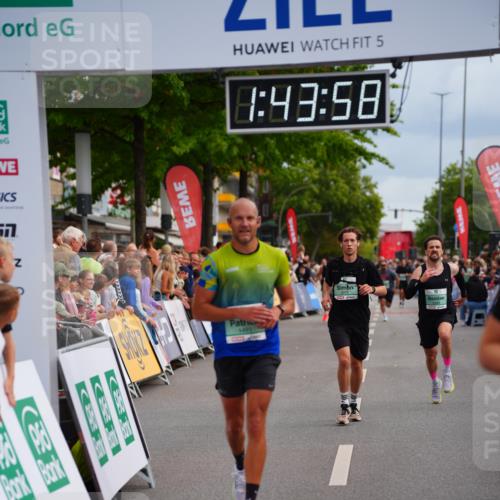 20.09.2026 - PSD Bank Halbmarathon LAZAROV Photography http://msf.ph/oto/10506065 20.09.2026 11:43:58 Ziel 1493, 1553, 2071, 2211, 2946, 3117, 3662 meine-sportfotos.de