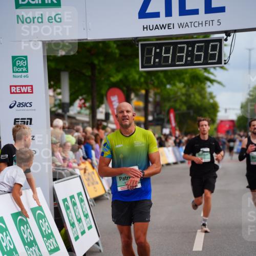 20.09.2026 - PSD Bank Halbmarathon LAZAROV Photography http://msf.ph/oto/10506069 20.09.2026 11:43:58 Ziel 1493, 1553, 2071, 2211, 2946, 3117, 3662 meine-sportfotos.de