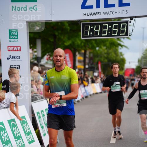 20.09.2026 - PSD Bank Halbmarathon LAZAROV Photography http://msf.ph/oto/10506086 20.09.2026 11:43:59 Ziel 1493, 2071, 2211, 2946, 3117, 3662 meine-sportfotos.de