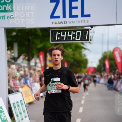 20.09.2026 - PSD Bank Halbmarathon LAZAROV Photography http://msf.ph/oto/10506112 20.09.2026 11:44:01 Ziel 1493, 2071, 2211, 2946, 3117, 3651 meine-sportfotos.de
