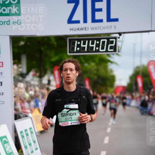 20.09.2026 - PSD Bank Halbmarathon LAZAROV Photography http://msf.ph/oto/10506120 20.09.2026 11:44:01 Ziel 1493, 2071, 2211, 2946, 3117, 3651 meine-sportfotos.de